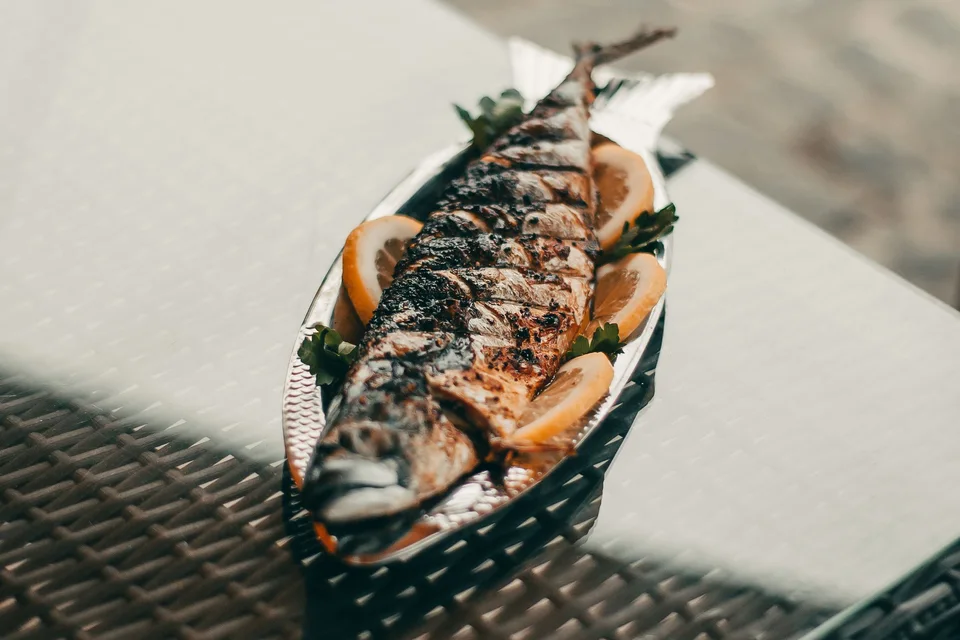 BookNoFees: Photo d’illustration : Poisson grillé