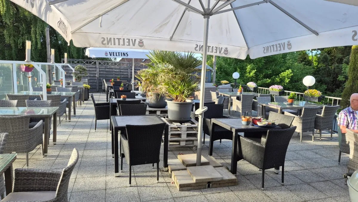 BookNoFees : Restaurant – Café Konditorei Hoyer – Breckerfeld – Café-pâtisserie Hoyer, photo n° 1