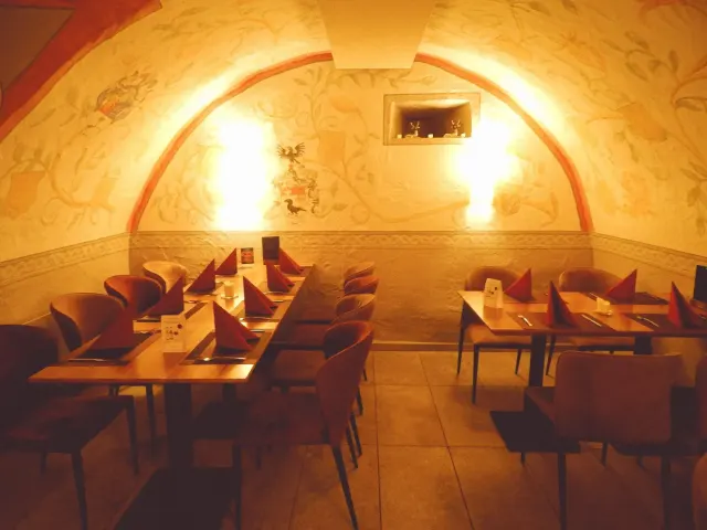 BookNoFees: Drostenkeller, Balve