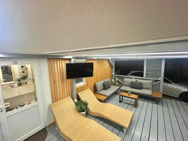 BookNoFees: Mobil-home au calme avec terrasse couverte et vue sur la mer – Biograd na Moru