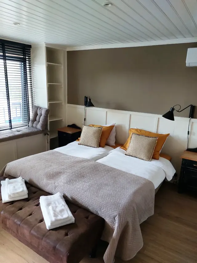BookNoFees: Chambre privée de charme pour deux personnes, climatisée – Oost Souburg