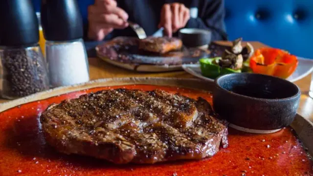BookNoFees : Restaurant – Beef N' Pepper – Warsaw – Bœuf au poivre, photo n° 3