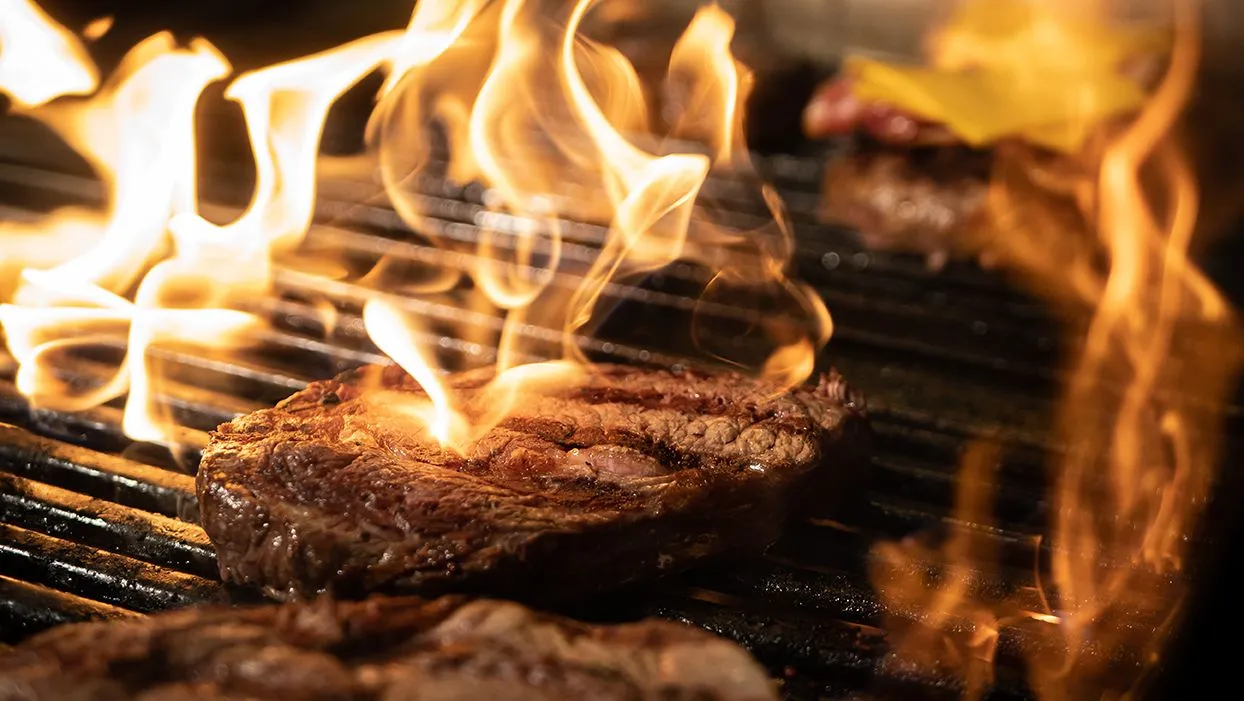 BookNoFees : Restaurant – Beef N' Pepper – Warsaw – Bœuf au poivre, photo n° 1