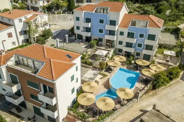 BookNoFees: Appartement de vacances au calme avec piscine et jardin – Slatine