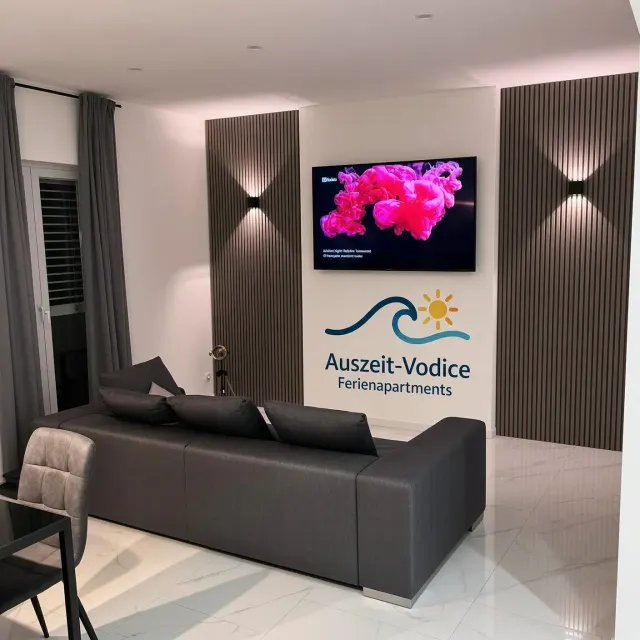 BookNoFees: Escapade à Vodice – Appartement 1 : avec piscine privée et barbecue – Vodice