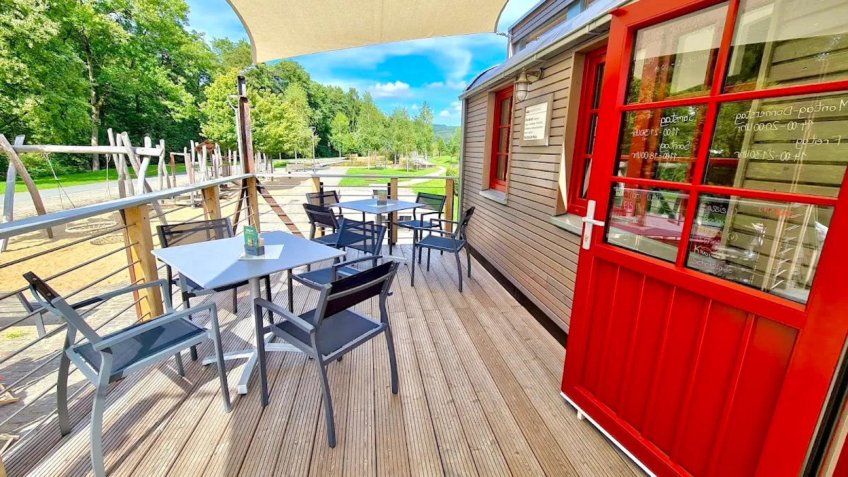 BookNoFees : Restaurant – Finnentroper Lokschuppen – Finnentrop – Dépôt de locomotives de Finnentrop, photo n° 1