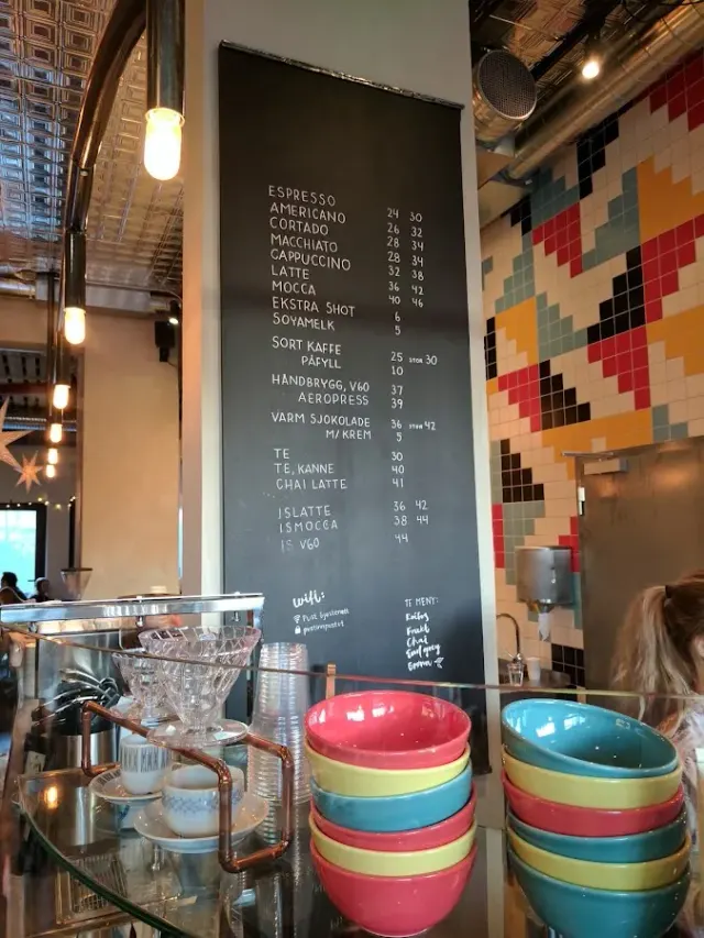 BookNoFees : Café – PUST Kaffebar – Oslo – PUST Café-bar, photo n° 2