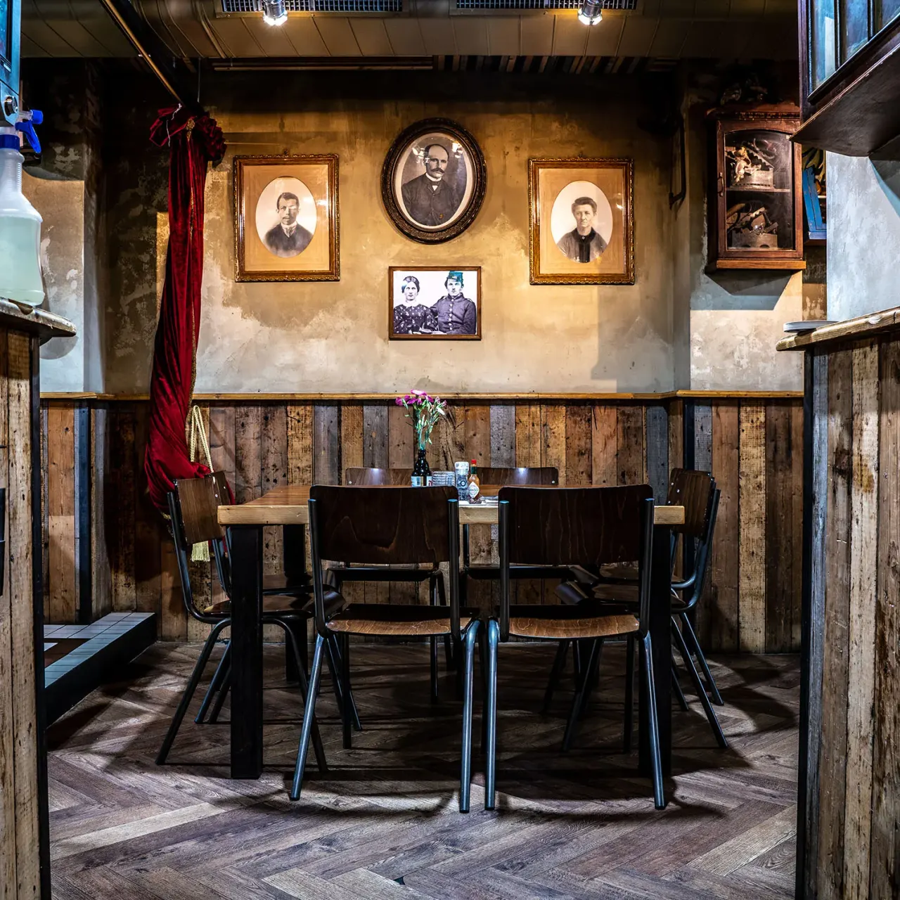BookNoFees : Restaurant – Cannibale Royale Handboogstraat – Amsterdam – Cannibale Royale Handboogstraat, photo n° 1