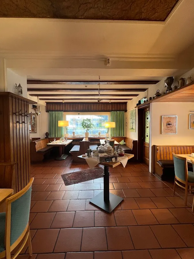 BookNoFees : Restaurant – Gasthof Wulf – Ense – Auberge Wulf, photo n° 1