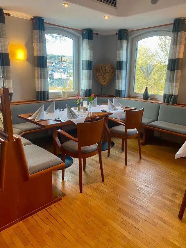 BookNoFees : Restaurant – Hotel-Restaurant Wilhelmshöhe – Neuenrade – Hôtel-restaurant Wilhelmshöhe, photo n° 3
