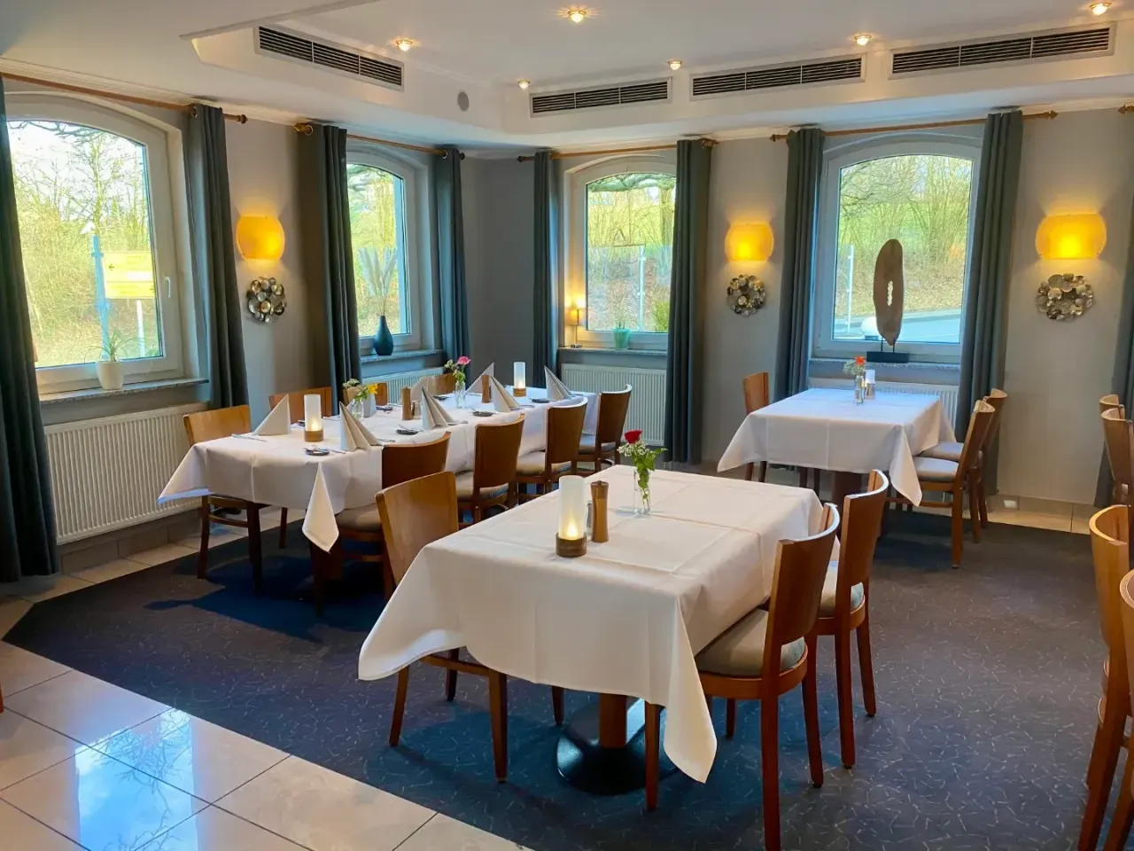 BookNoFees : Restaurant – Hotel-Restaurant Wilhelmshöhe – Neuenrade – Hôtel-restaurant Wilhelmshöhe, photo n° 1