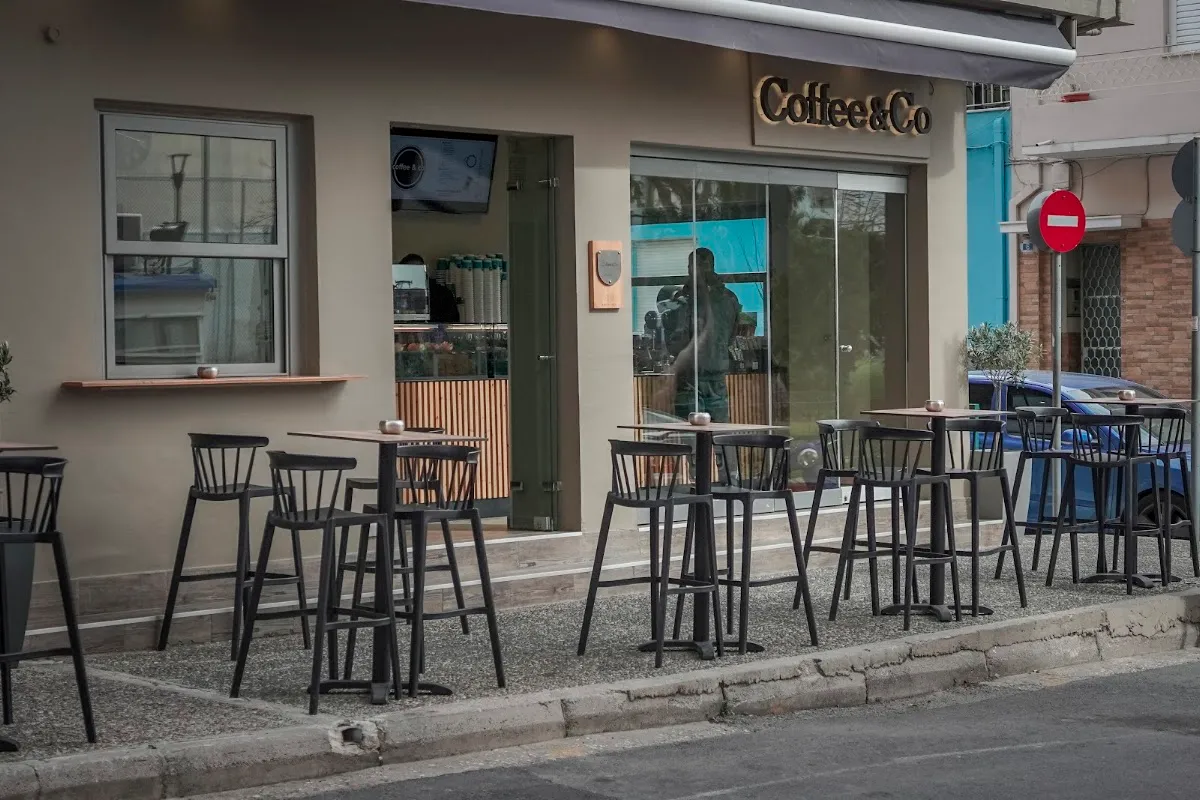 BookNoFees : Café – Coffee & Co. – Athens – Coffee & Co., photo n° 1