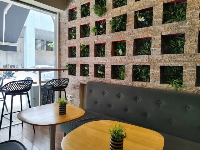 BookNoFees : Café – Coffee & Co. – Athens – Coffee & Co., photo n° 3