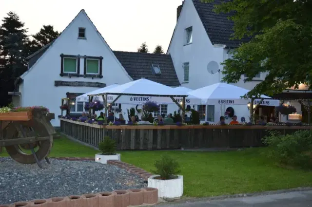 BookNoFees : Restaurant – Landgasthof Grevenstein – Meschede-Grevenstein – Auberge de campagne Grevenstein, photo n° 2