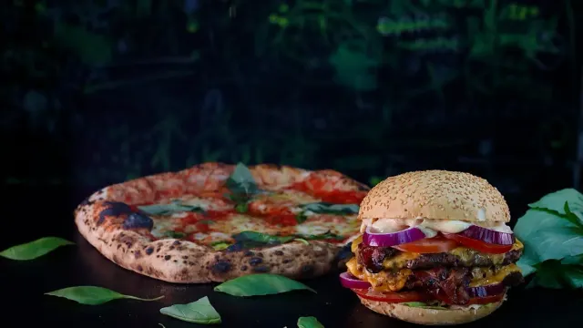 BookNoFees : Snack – Burgery nocą – Warsaw – Des hamburgers le soir, photo n° 3