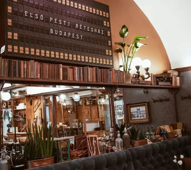 BookNoFees : Restaurant – Első Pesti Rétesház – Budapest – Première maison du rétes de Pest, photo n° 1