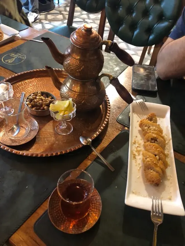 BookNoFees : Restaurant – Erzurum Cağ Kebap Tesisi – Istanbul – Usine de cağ kebab d'Erzurum, photo n° 2