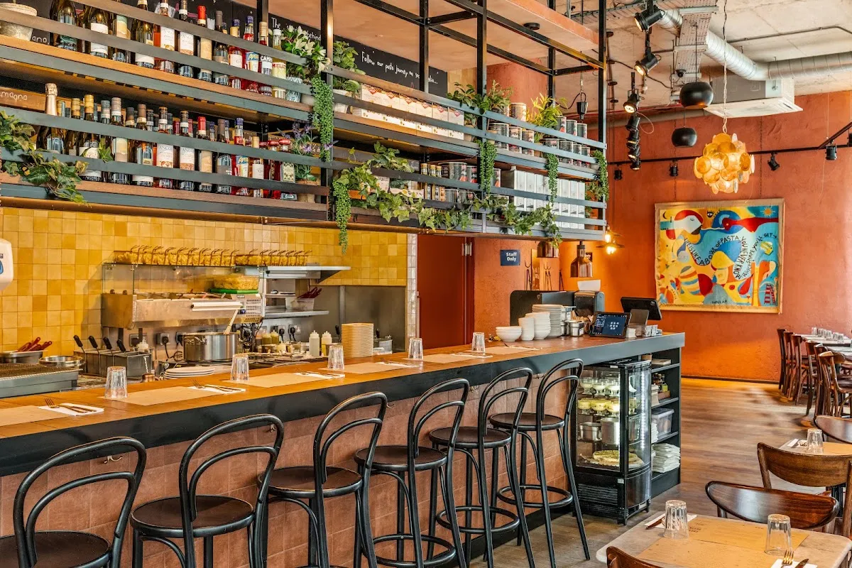 BookNoFees : Restaurant – Emilia's – London – Celui d'Emilia, photo n° 1
