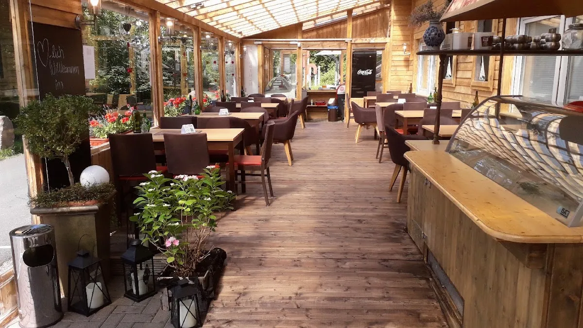 BookNoFees : Restaurant – Fährhaus und Bikercafé am Diemelsee – Marsberg – Auberge et café pour motards au bord du lac Diemelsee, photo n° 1