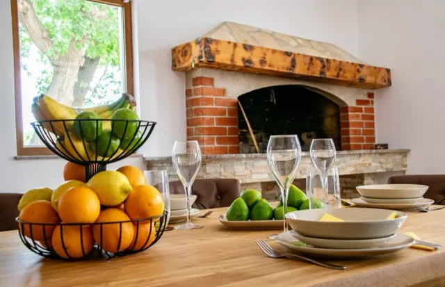 BookNoFees: Villa rustique et paisible avec piscine privée – Posedarje