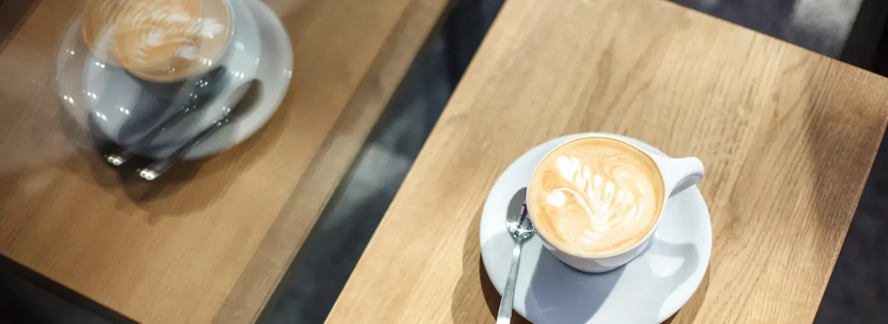 BookNoFees : Café – kafe Karlín – Prague – Café Karlín, photo n° 1