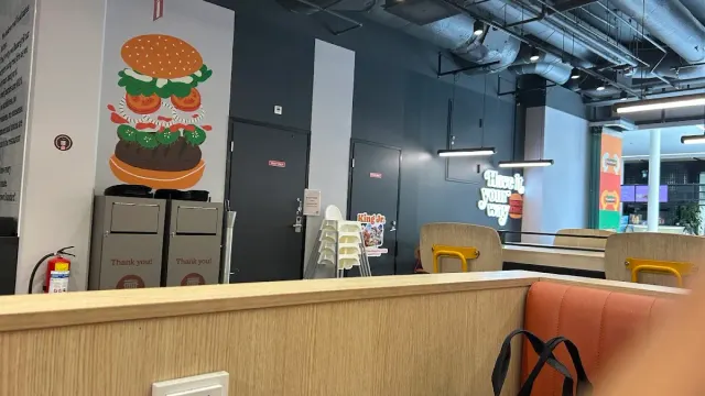 BookNoFees : Snack – Burger King – Helsinki – Burger King, photo n° 2