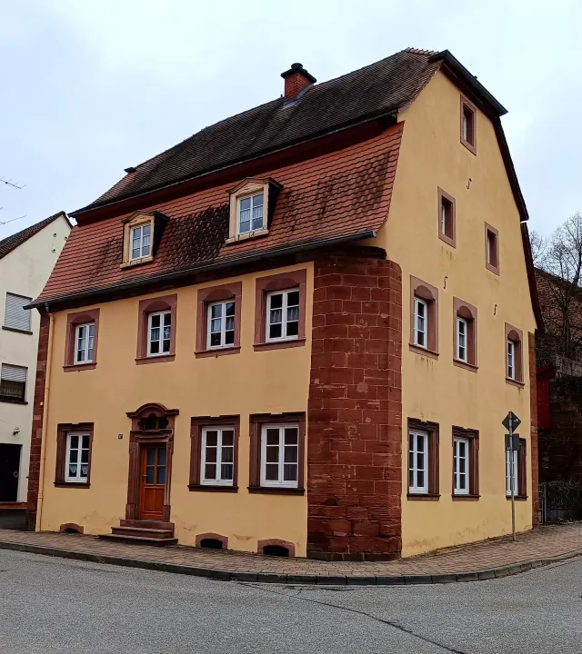 BookNoFees: Appartement de vacances près du monastère - Capacité d'accueil : 14 personnes – Hornbach