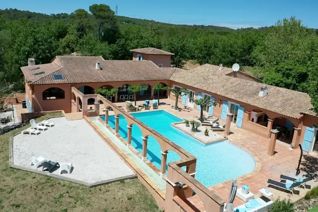 BookNoFees: Les Yuccas – 5 personnes avec piscine + clim – TRANS-EN-PROVENCE