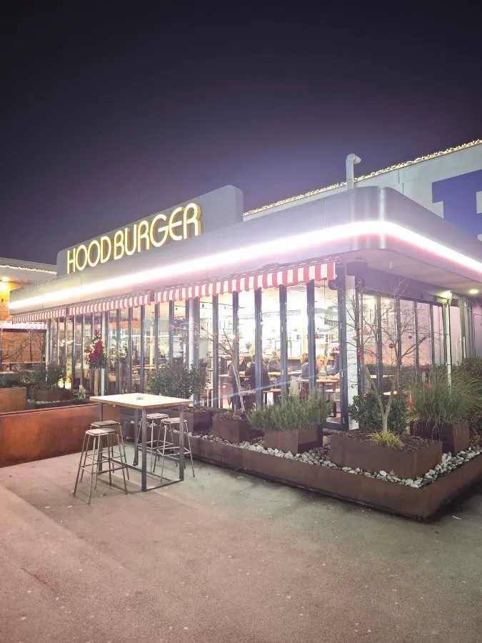 BookNoFees : Snack – Hood Burger – Ljubljana – Hood Burger, photo n° 1