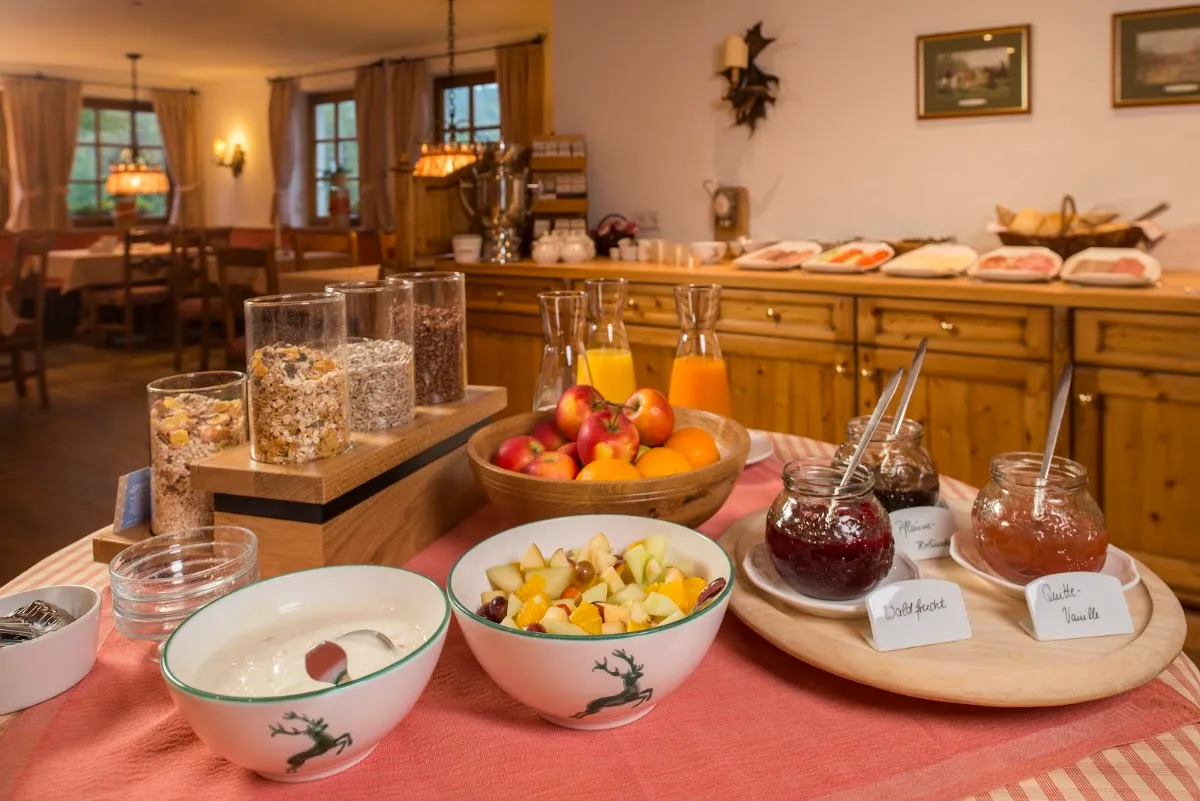 BookNoFees : Restaurant – Waldhaus Föckinghausen – Bestwig – Maison forestière de Föckinghausen, photo n° 1
