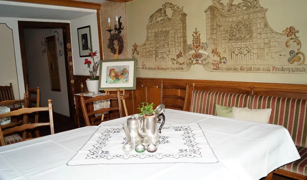 BookNoFees : Restaurant – Gasthof zum Hirsch – Warstein-Hirschberg – Auberge « Zum Hirsch », photo n° 1