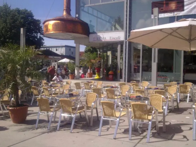 BookNoFees : Restaurant – Eiscafé Crema – Unna – Eiscafé Crema, photo n° 3