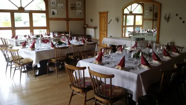 BookNoFees : Restaurant – Landgasthof Haus Felsenruh – Balve-Garbeck – Auberge de campagne « Haus Felsenruh », photo n° 3