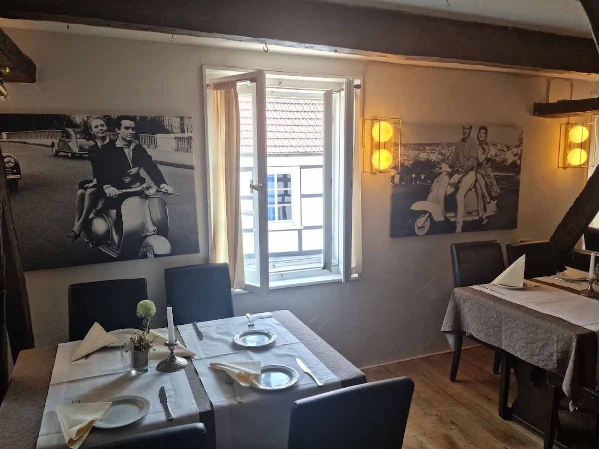 BookNoFees : Restaurant – Bänksken – Hattingen – Étagère de cuisine, photo n° 1