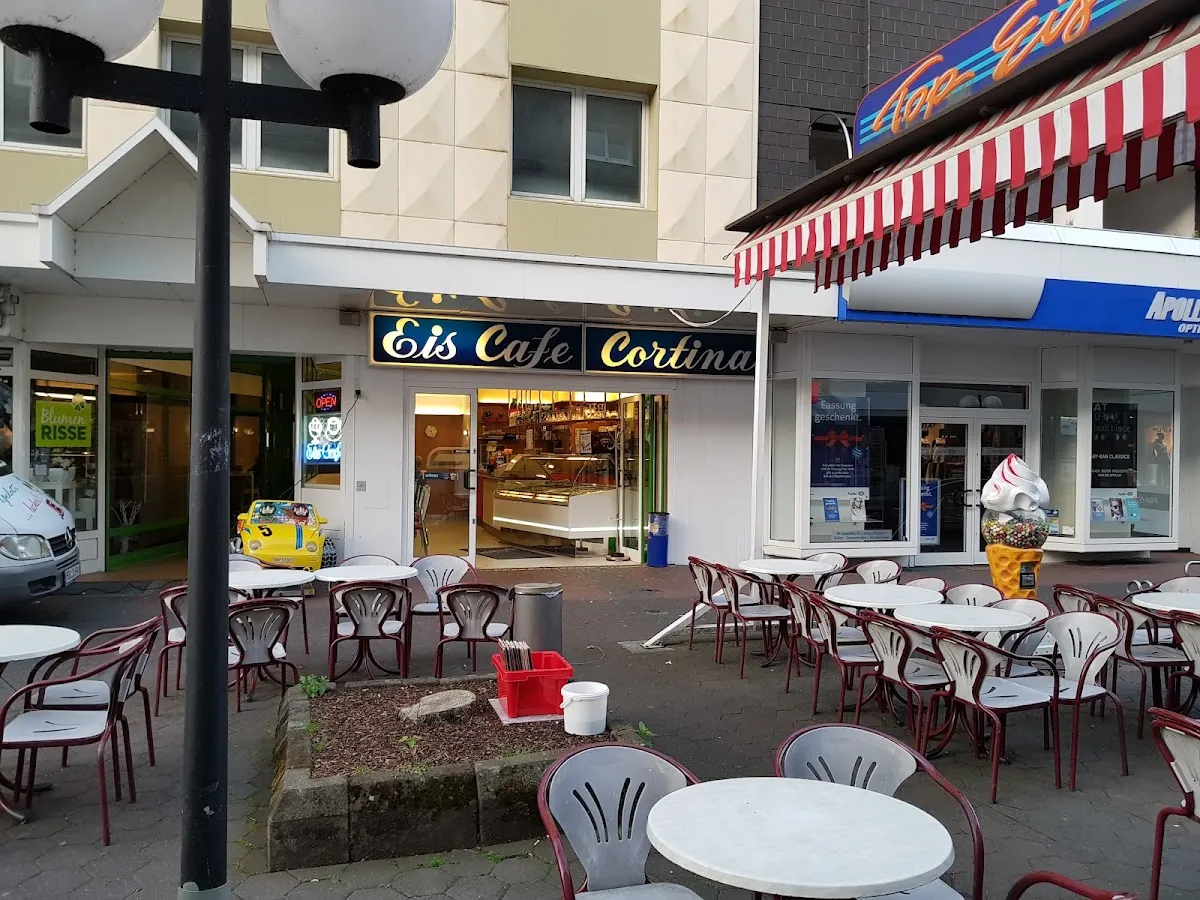 BookNoFees : Restaurant – Eiscafé Cortina – Meschede – Glacier Cortina, photo n° 1