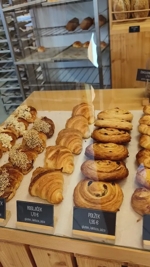 BookNoFees : Boulangerie – Pekarna "Art Bread" – Ljubljana – Boulangerie "Art Bread", photo n° 3