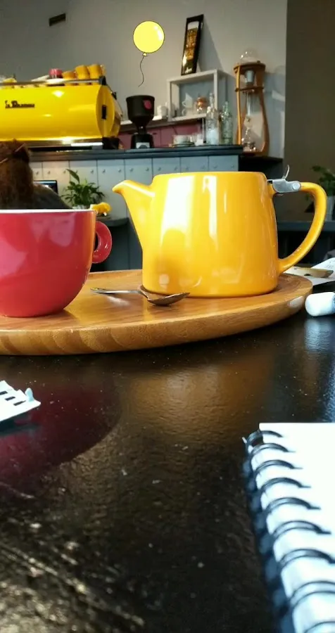 BookNoFees : Café – Yellow Cafe – Athens – Yellow Café, photo n° 3