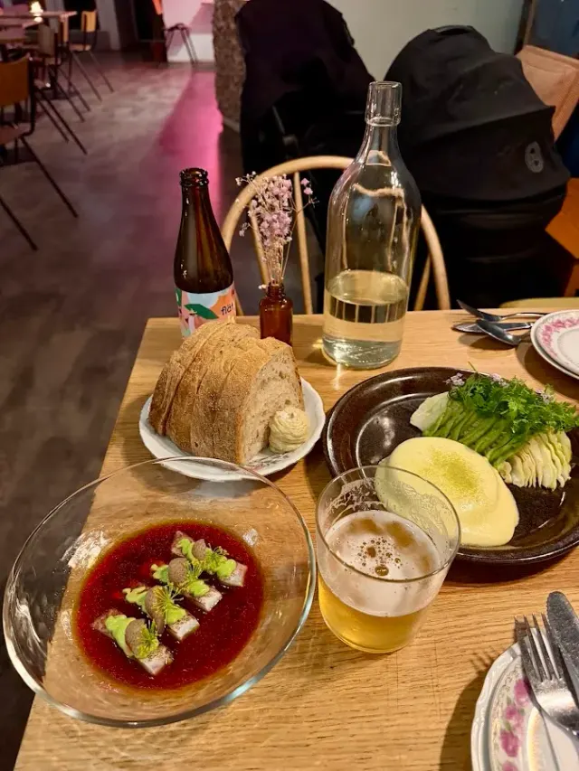 BookNoFees : Café – flät no 14 – Helsinki – tresse n° 14, photo n° 2
