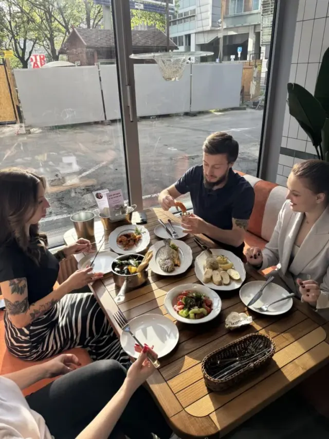 BookNoFees: Černomorka, Prague