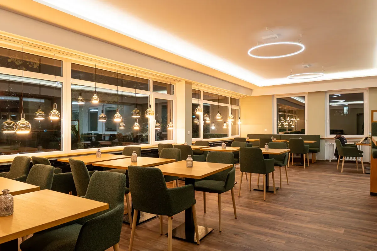 BookNoFees : Restaurant – Hotel-Restaurant Kaisergarten – Neuenrade – Hôtel-restaurant Kaisergarten, photo n° 1
