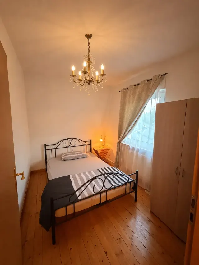 BookNoFees: Chambre calme avec vue sur le jardin et la forêt – Sundern