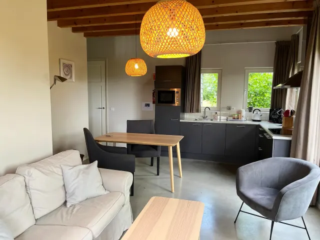 BookNoFees: Charmante petite maison avec terrasse et jardin – Schoondijke