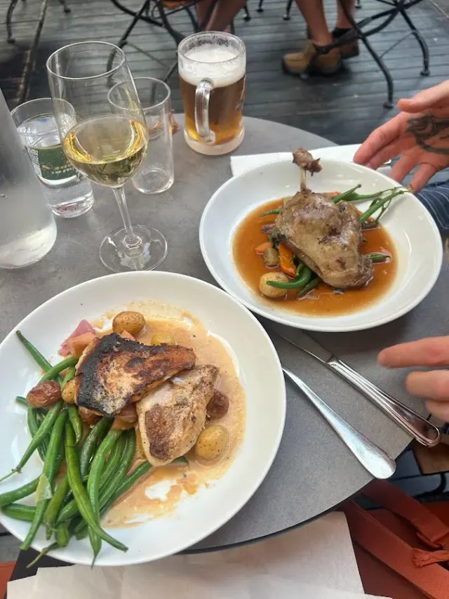 BookNoFees: Kampen Bistro, Oslo