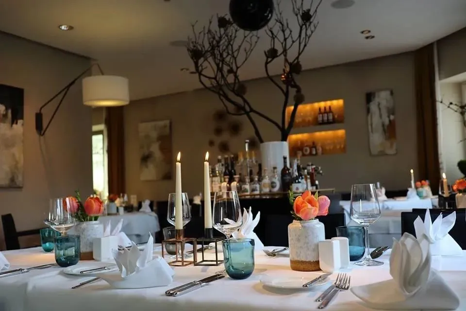 BookNoFees : Restaurant – Thuns Hotel-Restaurant – Werdohl – Hôtel-restaurant de Thoune, photo n° 1