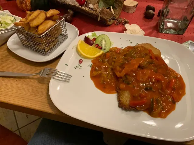 BookNoFees : Restaurant – Gasthaus Henrichs – Kirchhundem – Auberge Henrichs, photo n° 2