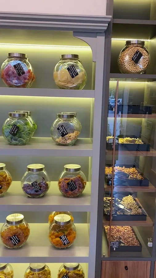 BookNoFees : Café – Cashew | Nuts, Chocolate, Coffee – Athens – Noix de cajou | Noix, chocolat, café, photo n° 3