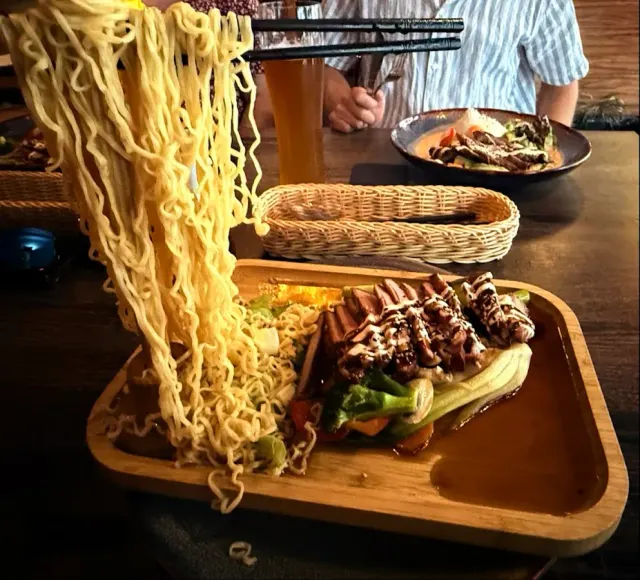 BookNoFees : Restaurant – Saitoky – Ennepetal – Sûr de soi, photo n° 2