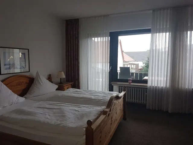 BookNoFees : Restaurant – Gasthof Reinhold Laufkötter – Bad Wünnenberg – Auberge Reinhold Laufkötter, photo n° 2