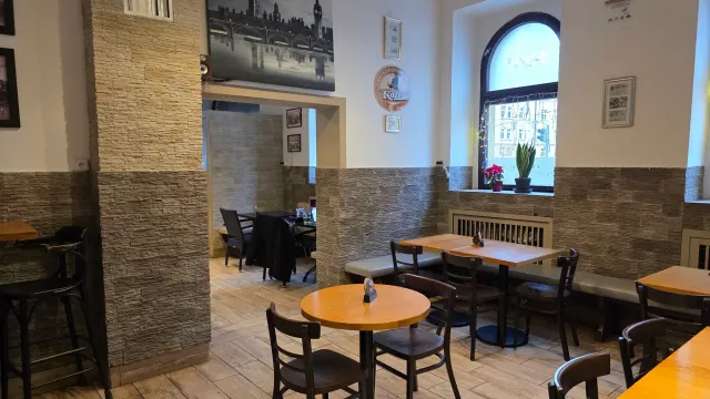 BookNoFees : Restaurant – Strašnická mincovna – Prague – L'hôtel des monnaies de Strašnice, photo n° 2