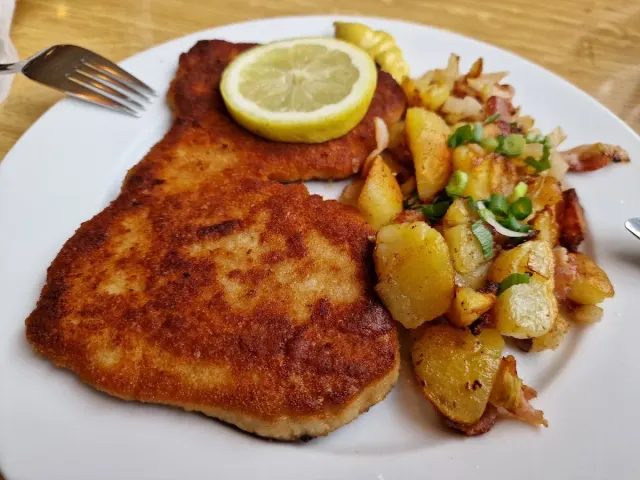 BookNoFees : Snack – Huberta-Grill – Brilon – Huberta-Grill, photo n° 3